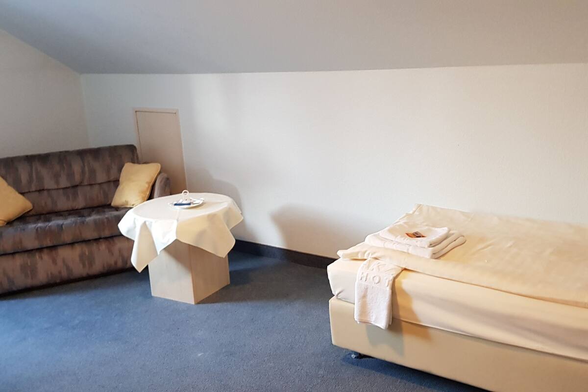 basic single room | 1 bedroom, premium bedding, desk, free wifi