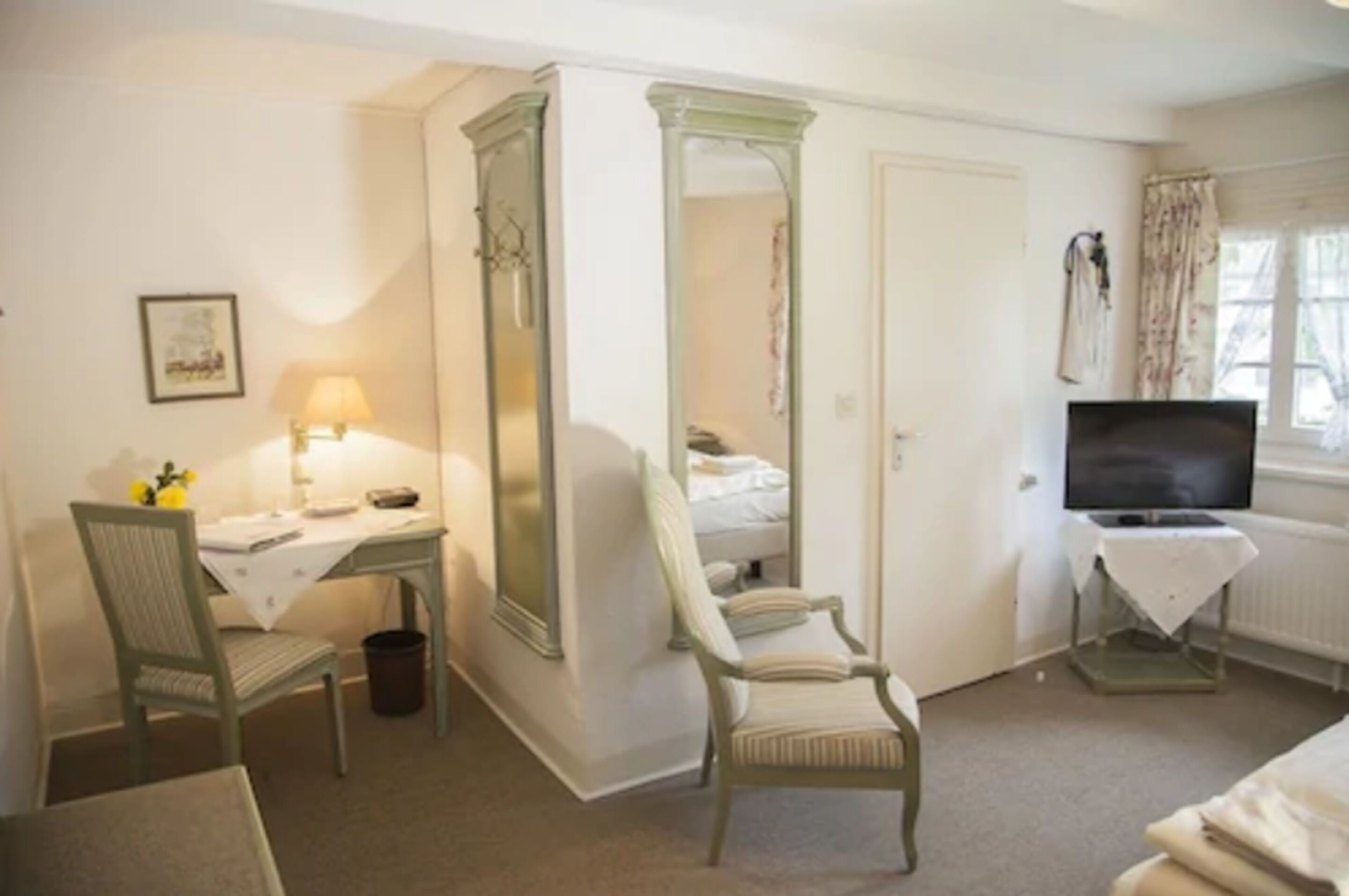 classic double room | 1 bedroom, premium bedding, desk, free wifi