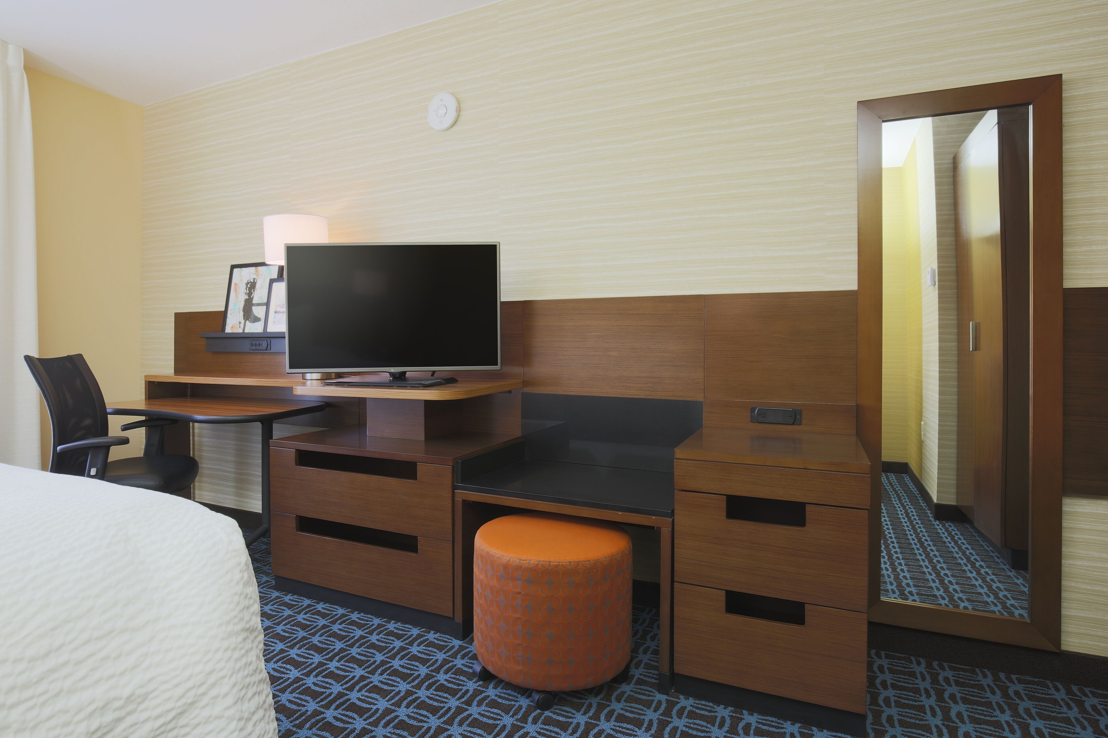 1 bedroom, in-room safe, desk, laptop workspace