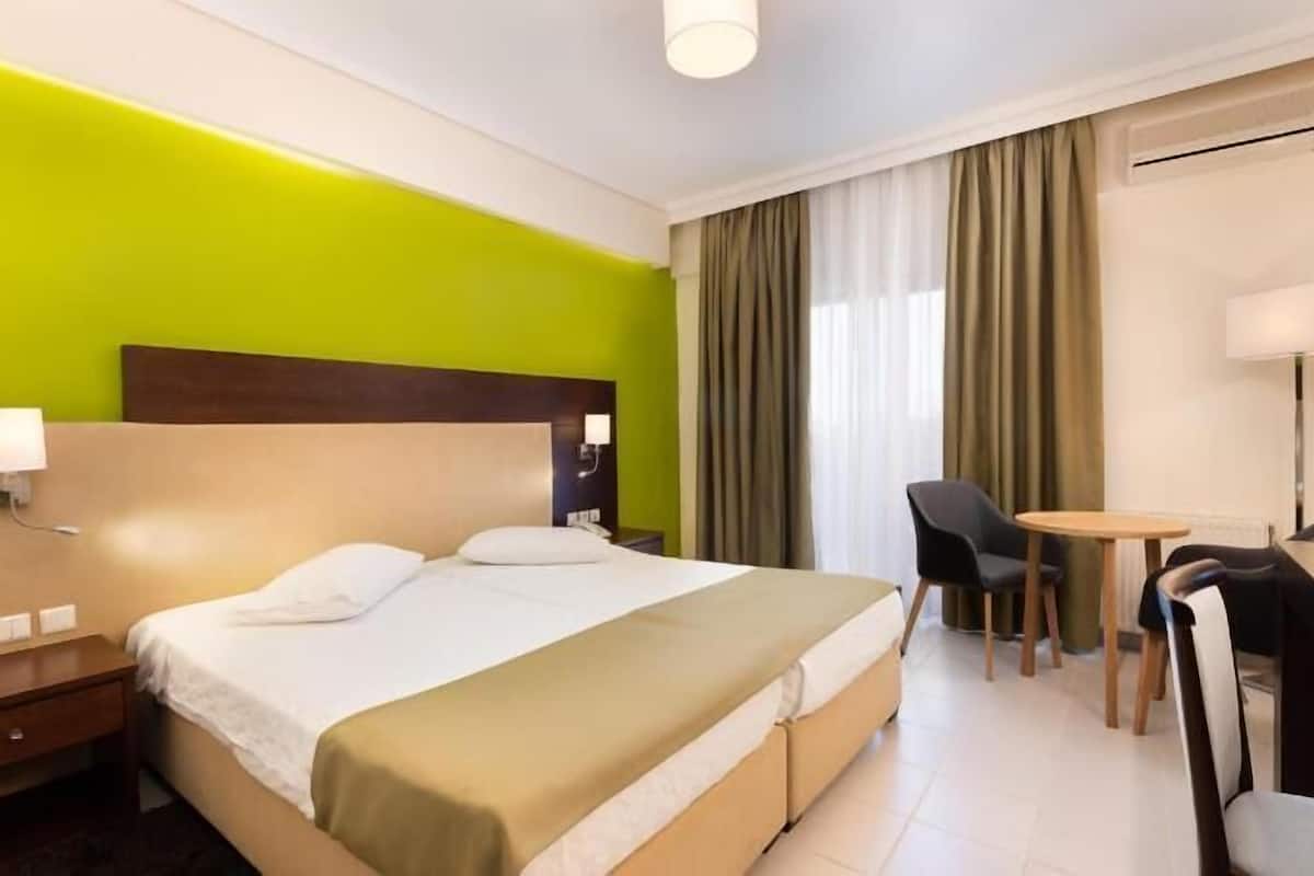 Minibar, in-room safe, desk, soundproofing