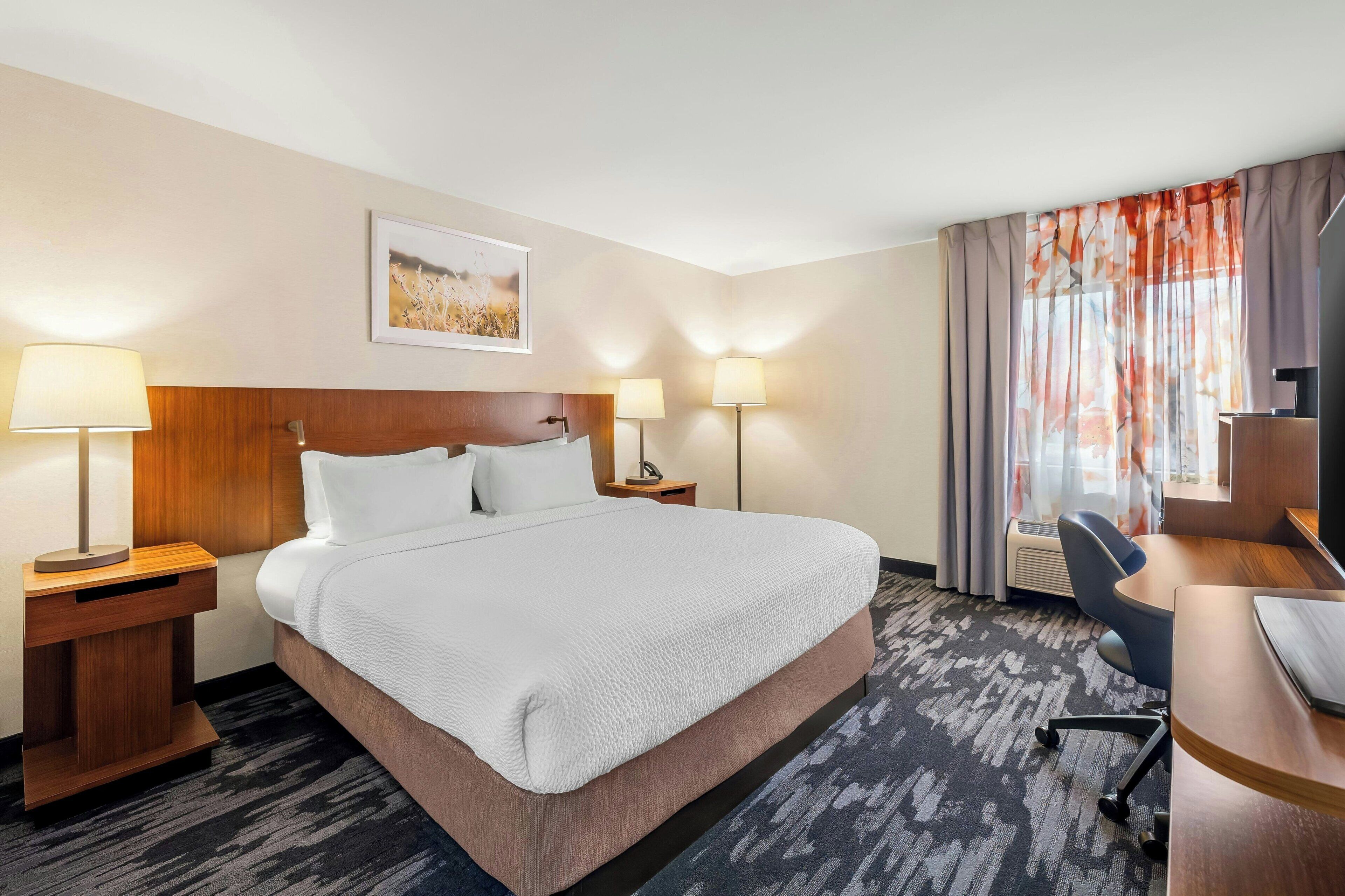 Premium bedding, in-room safe, desk, laptop workspace