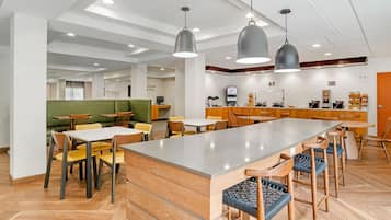 Free daily continental breakfast