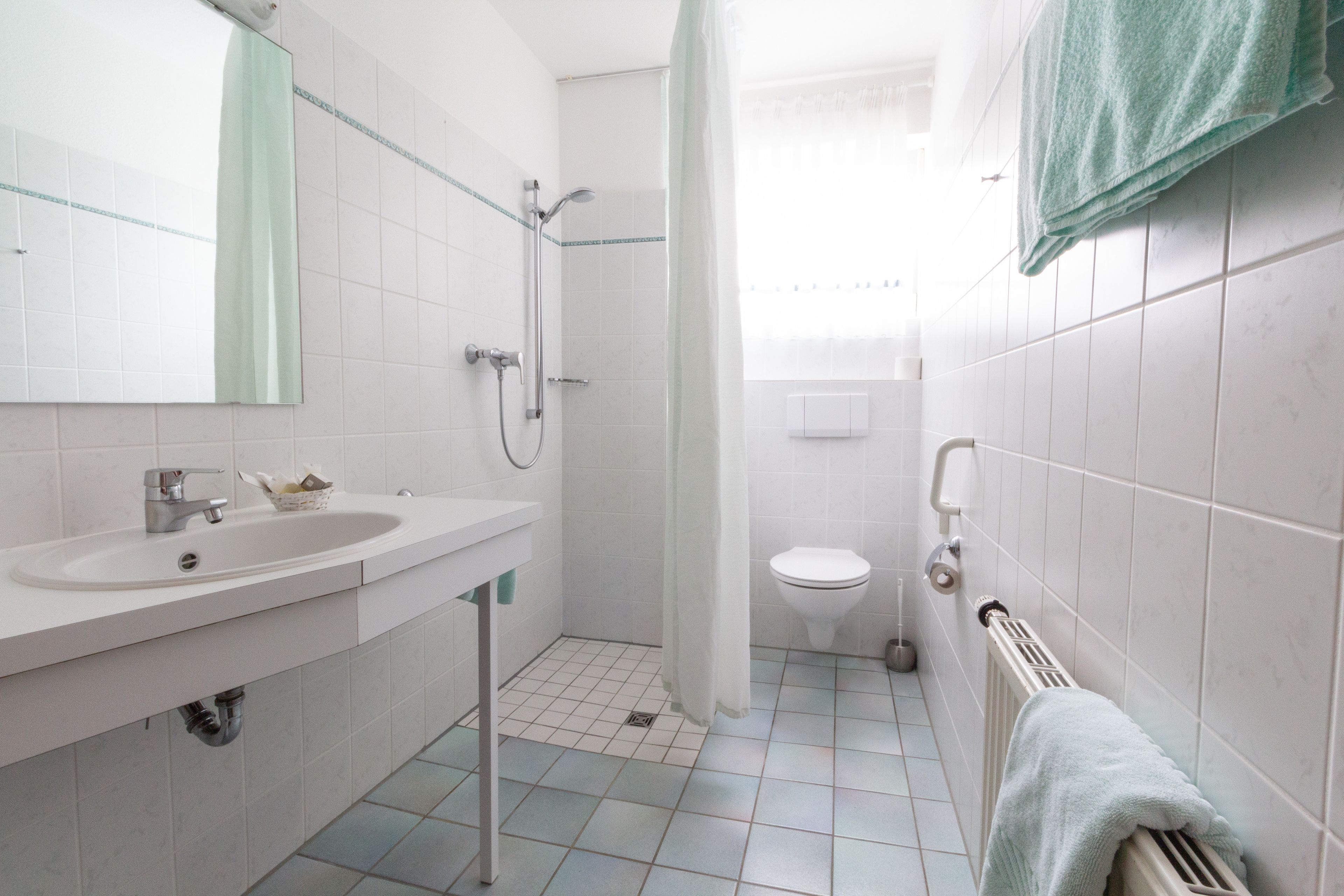 double room | bathroom