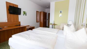 Double Room | Individually decorated, individually furnished, desk, soundproofing