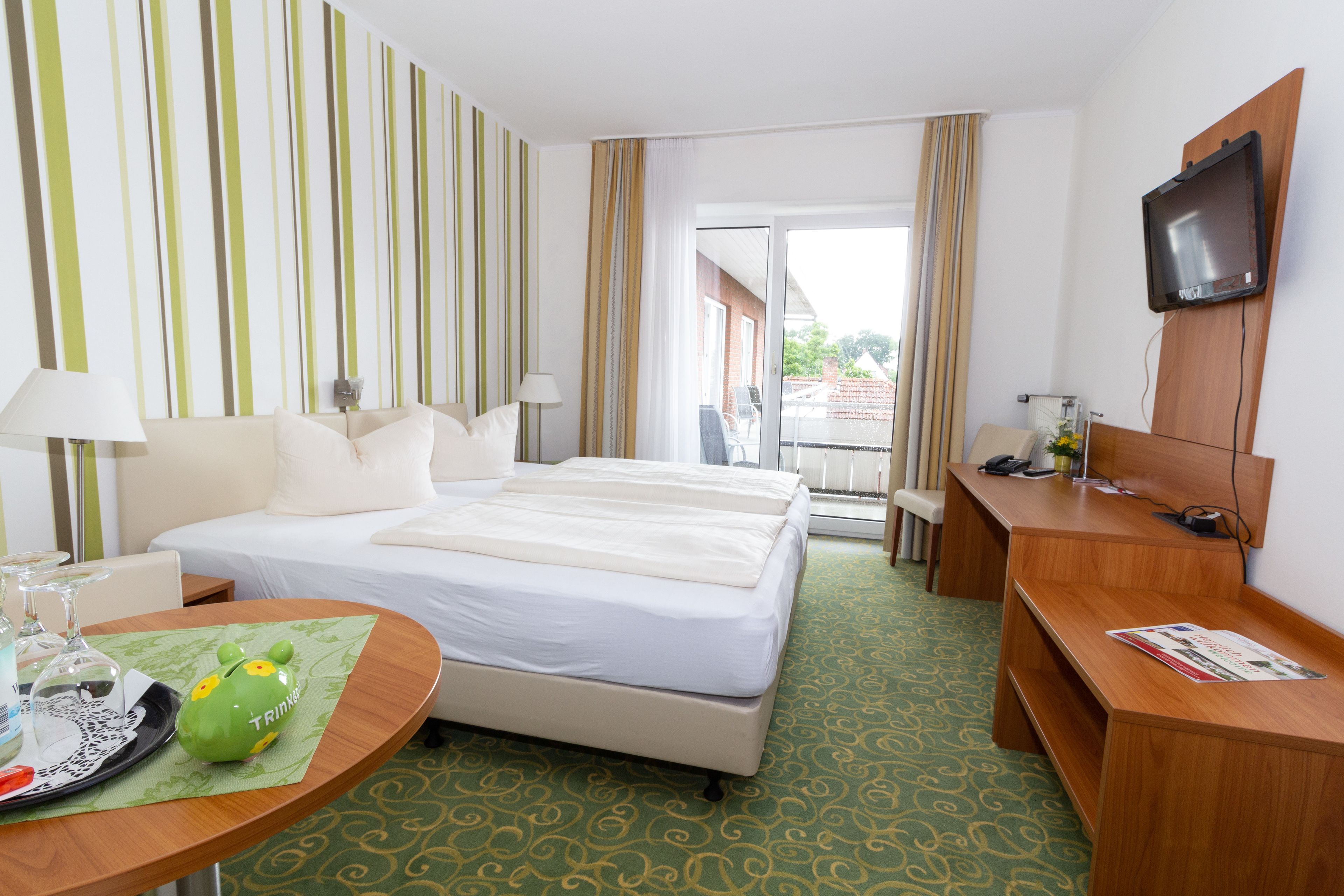 individually decorated, individually furnished, desk, soundproofing