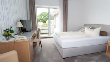 Single Room | Individually decorated, individually furnished, desk, soundproofing