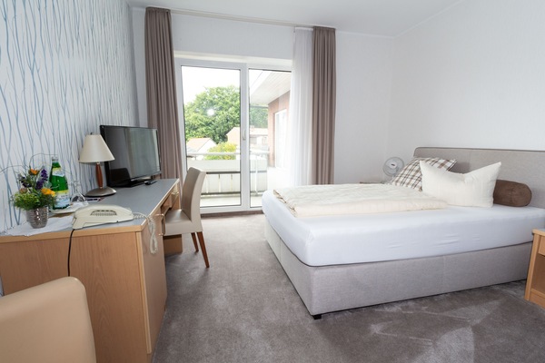 Single Room | Desk, soundproofing, WiFi (free), individually decorated