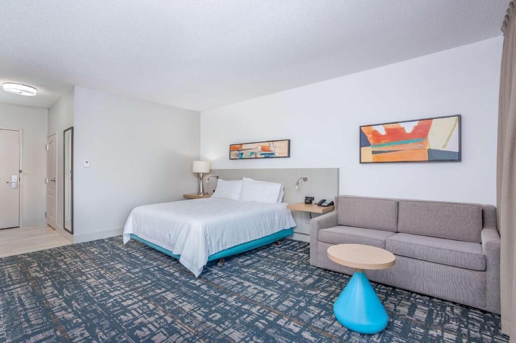 Hypo-allergenic bedding, in-room safe, desk, laptop workspace