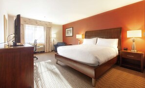 In-room safe, desk, laptop workspace, iron/ironing board - Hilton Garden Inn Palm Springs - Rancho Mirage (Rancho Mirage)