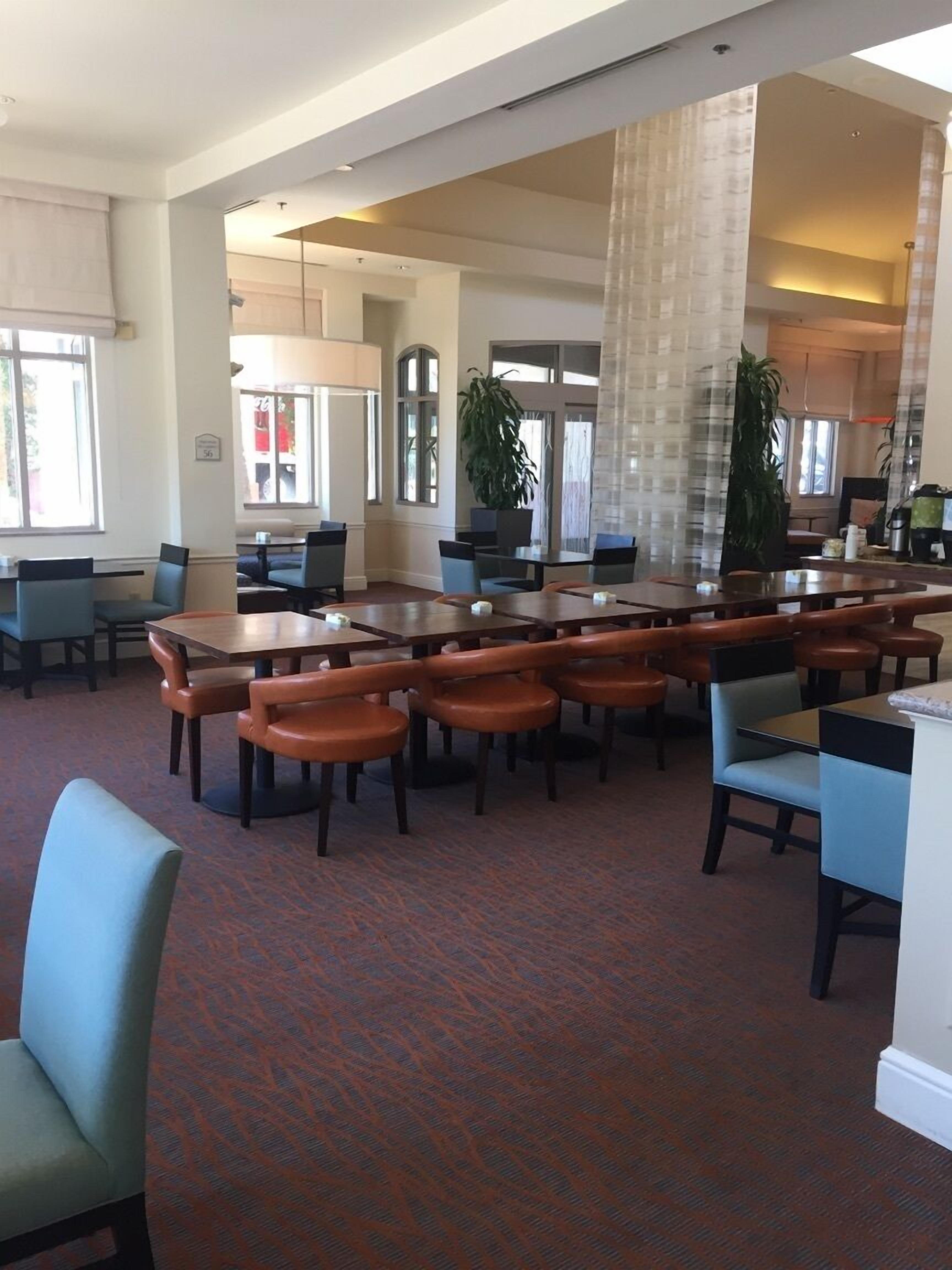 Daily cooked-to-order breakfast (USD 16.00 per person)