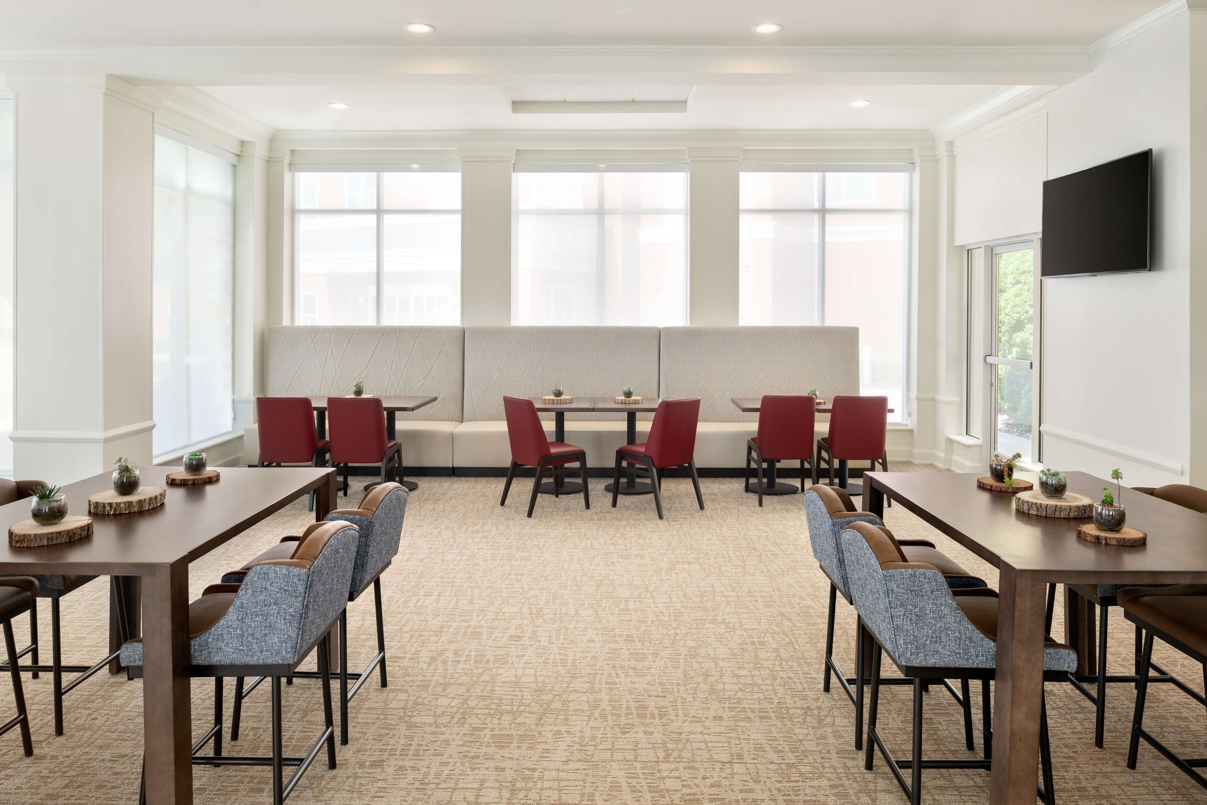 daily full breakfast (usd 13.95 per person)