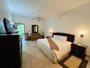 Minibar, in-room safe, individually furnished, desk - Hotel Hacienda Los Laureles - Spa (Oaxaca)