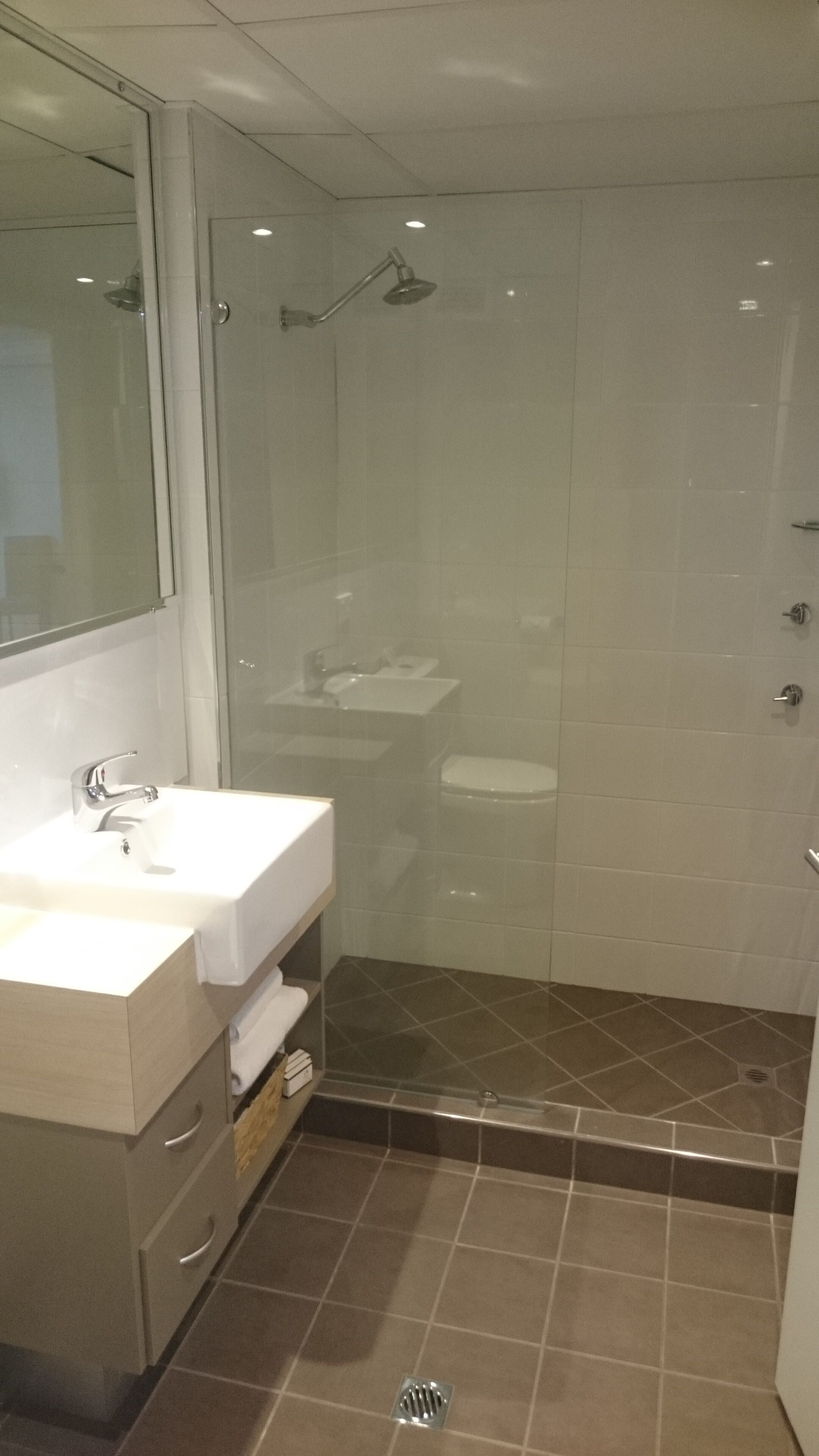 desk, iron/ironing board, cots/infant beds, free wifi