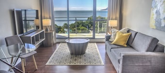 Cairns Plaza Hotel