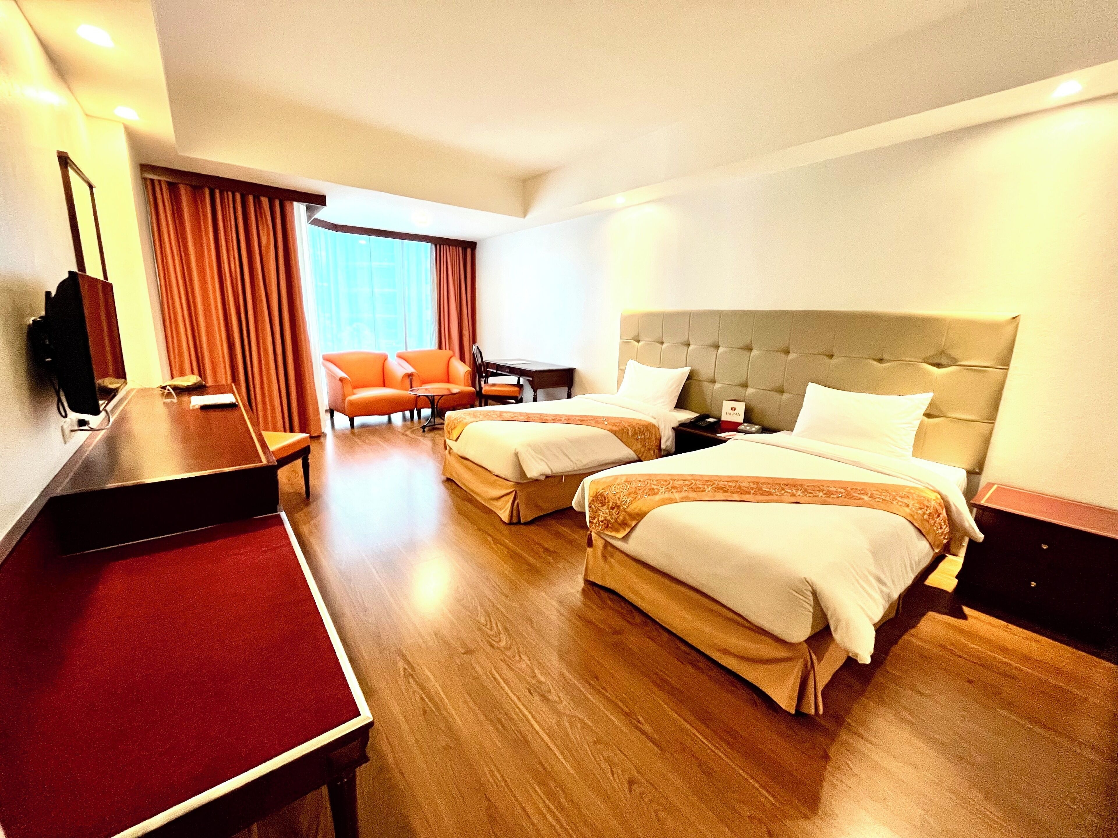 Superior Room | 迷你吧、客房内保险箱、办公桌、熨斗/熨板