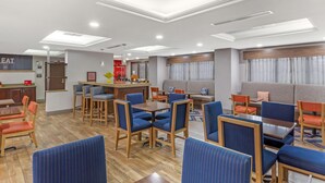Desayuno buffet incluido todos los días 