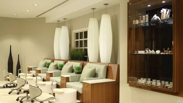 Couples treatment room(s), sauna, body treatments, hydrotherapy