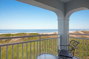 Studio Suite Two Queen and One Sofa Bed Ocean Front | Premium bedding, in-room safe, desk, blackout drapes