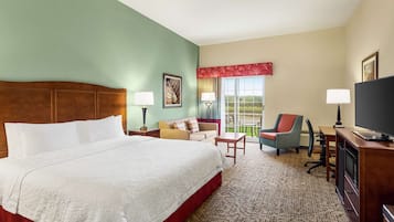 Luxe beddengoed, een kluis op de kamer, een bureau