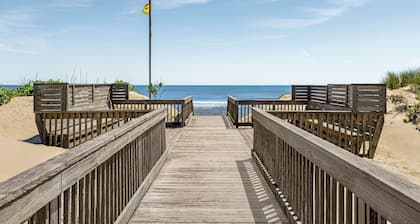 Hampton Inn & Suites Outer Banks/ Corolla