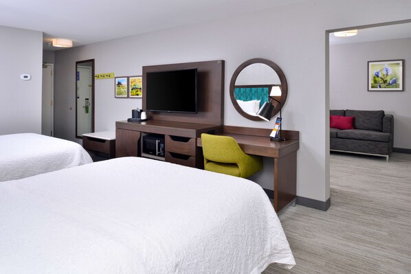 Family Room, 2 Queen Beds, Non Smoking