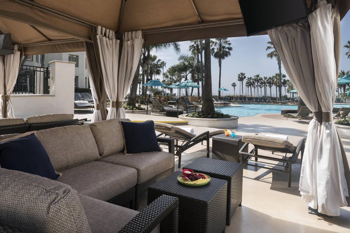 Sunset Suite | Pool | 2 outdoor pools, pool cabanas (surcharge), pool umbrellas