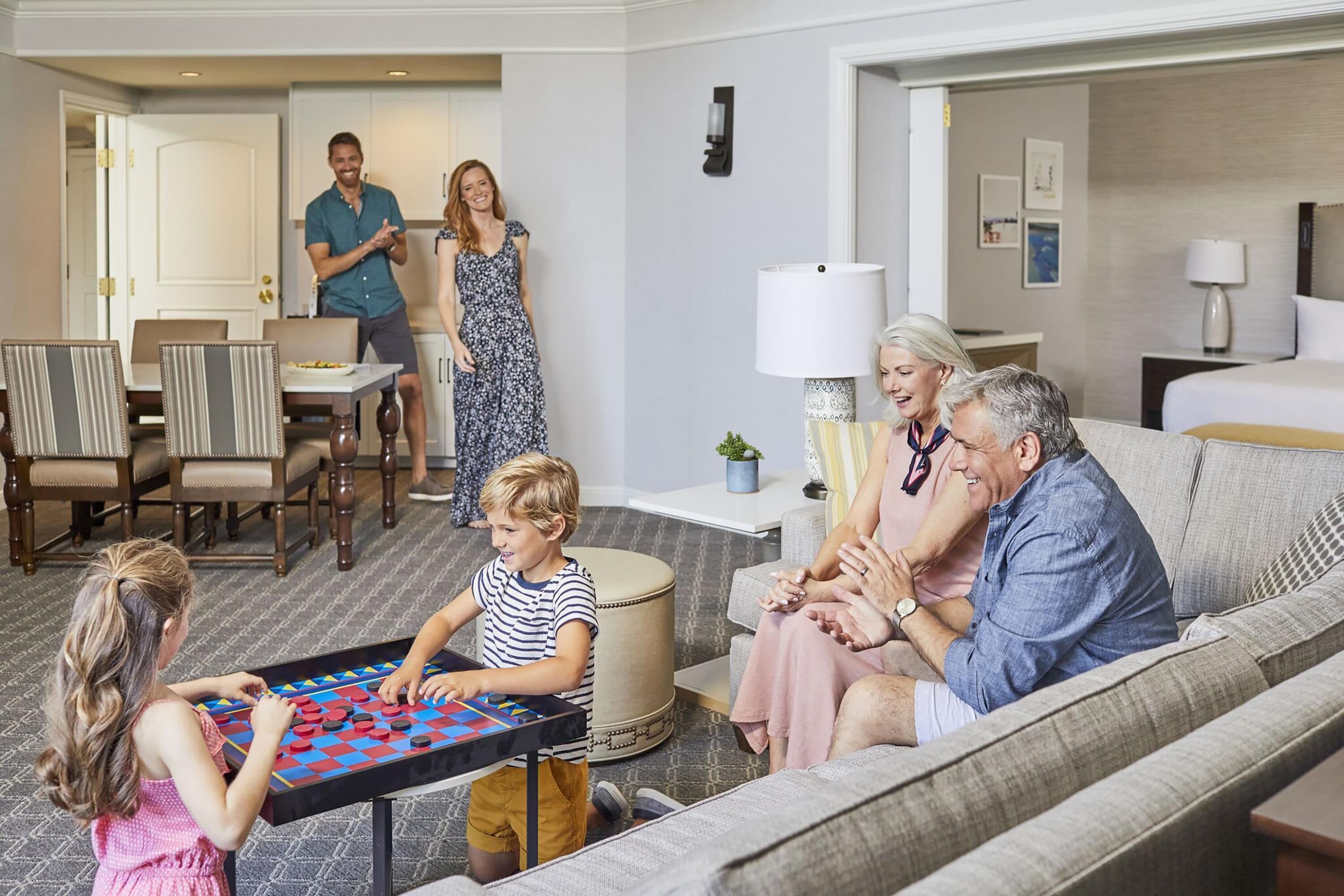 Huntington Suite | Hypo-allergenic bedding, down comforters, pillowtop beds, in-room safe