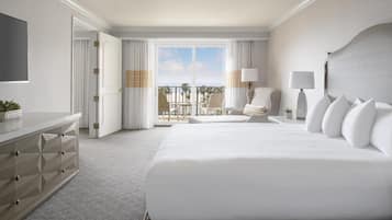 Suite (Catalina) | Hypo-allergenic bedding, down duvets, pillow-top beds, in-room safe