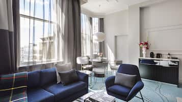 Phòng Suite (Mason Suite) | 1 phòng ngủ, minibar, két bảo mật tại phòng, bàn
