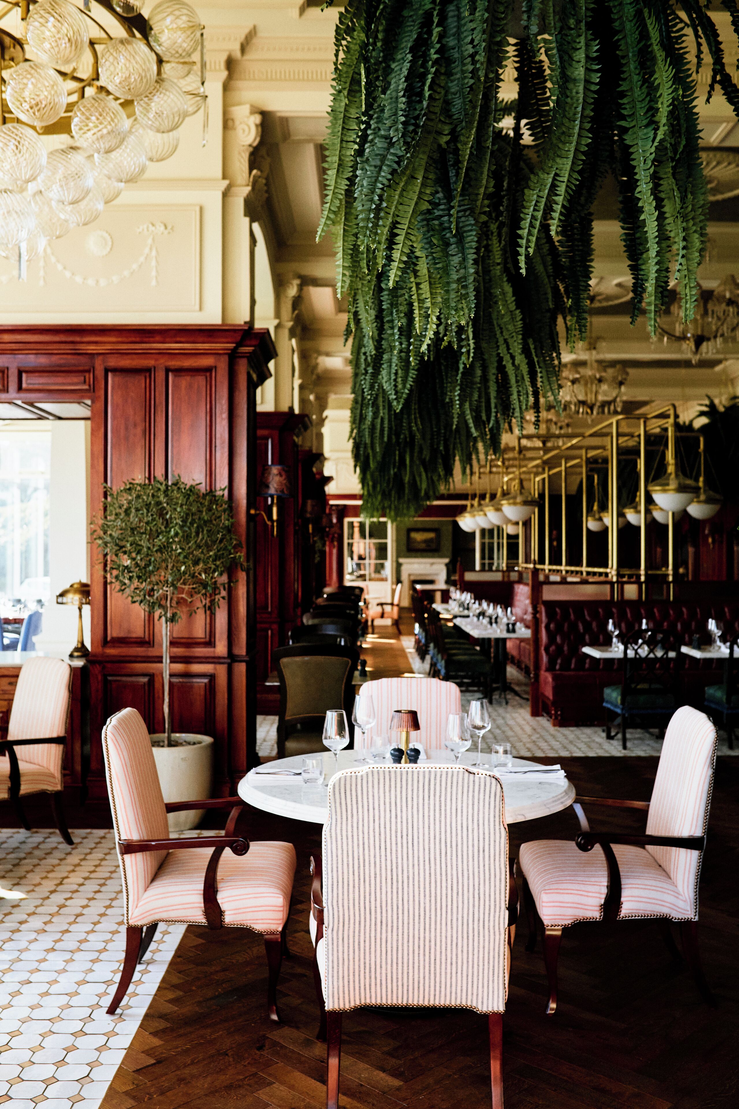 3 restaurants, breakfast, lunch, dinner served; local cuisine 