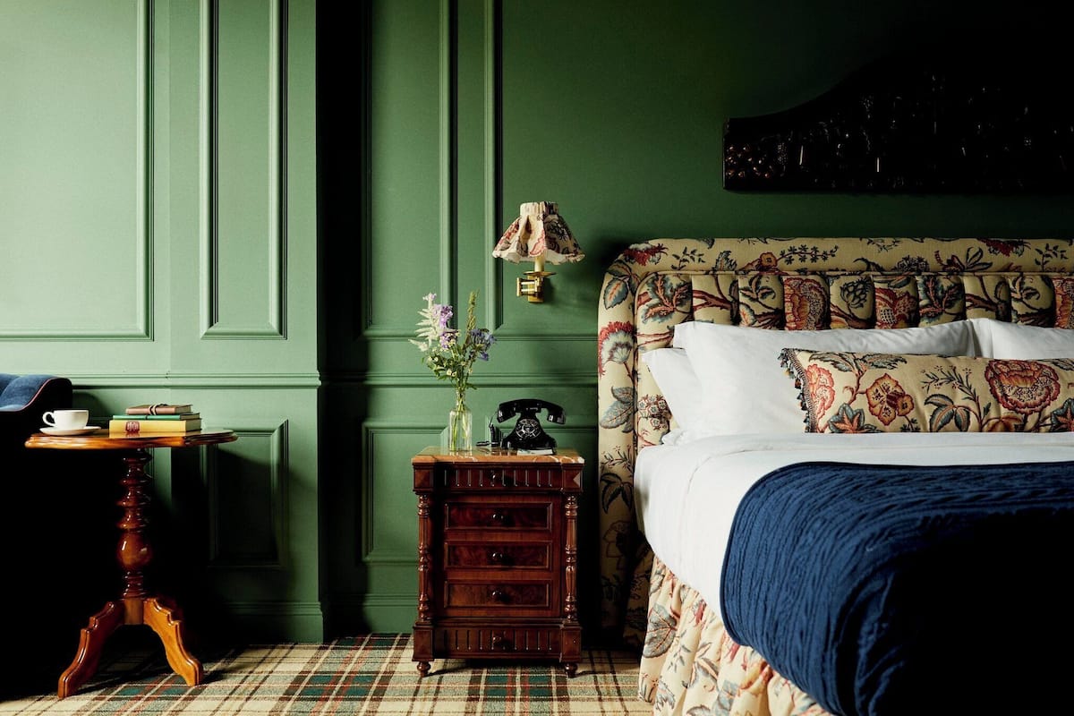 Literie hypoallergénique, coffre-fort, décor unique, ameublement unique