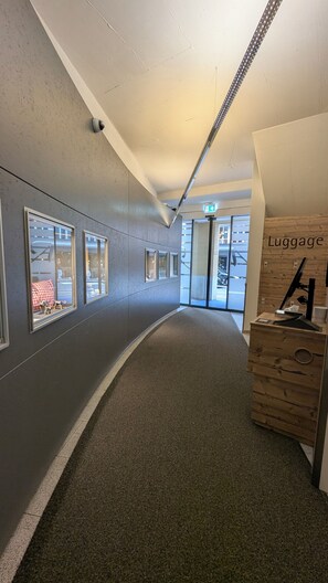 Interior entrance - Ambassador Self Check-in Hotel (Lucerne)