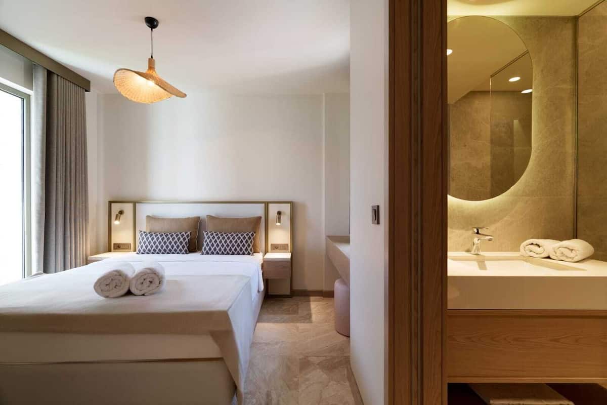 1 bedroom, minibar, in-room safe, desk