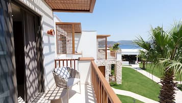Suite, Balcony