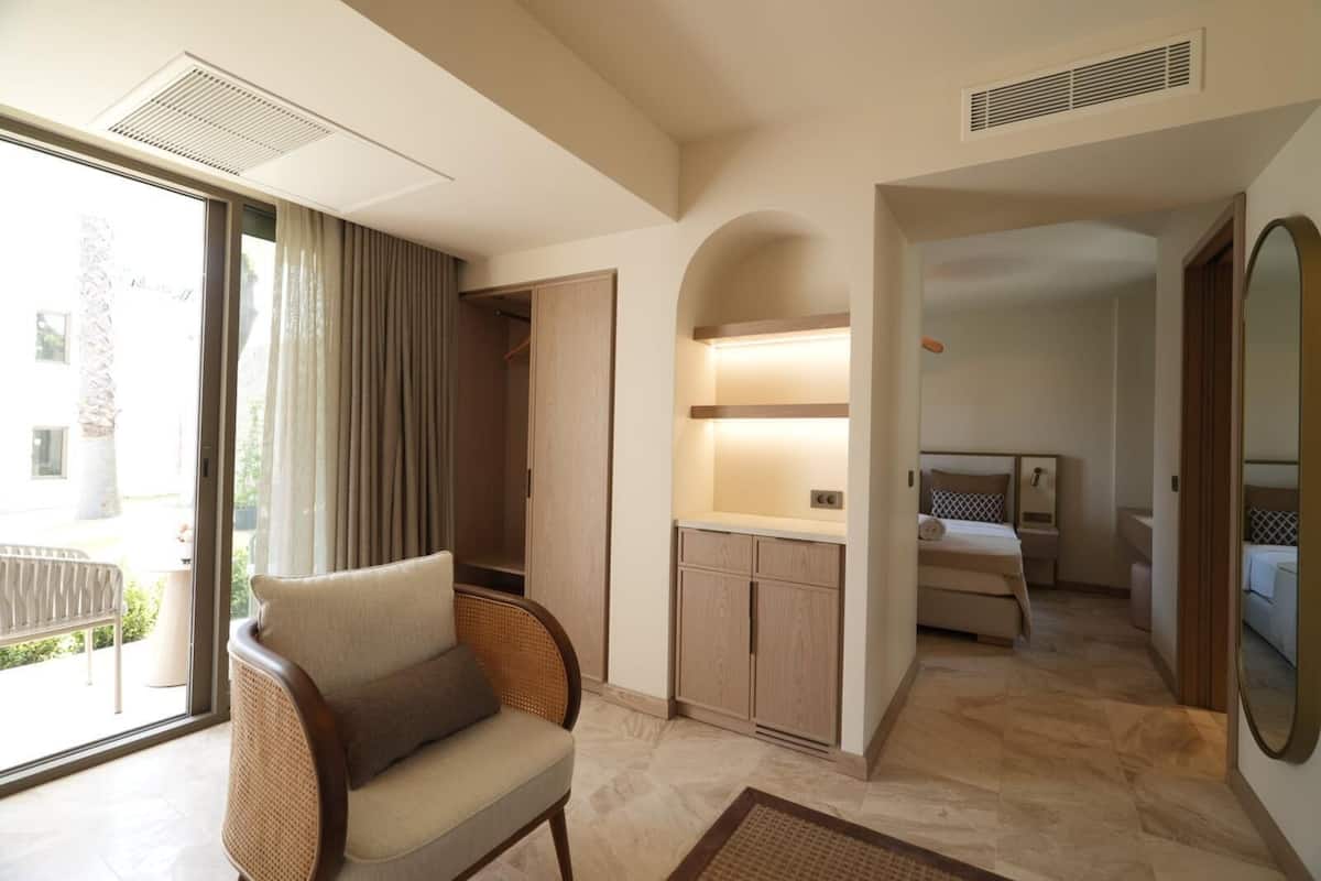 1 bedroom, minibar, in-room safe, desk