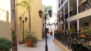 Exterior - The Crown Hotel (St. Paul's Bay)
