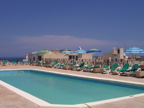 Indoor pool, outdoor pool - The Crown Hotel (St. Paul's Bay)