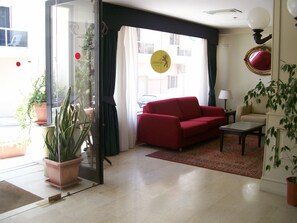 Sala de estar en el lobby