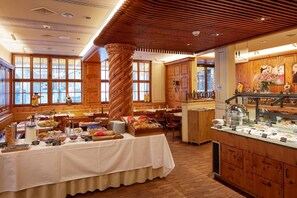 Daily buffet breakfast (CHF 20 per person)