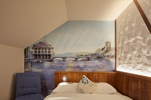 Hypo-allergenic bedding, in-room safe, blackout curtains, soundproofing