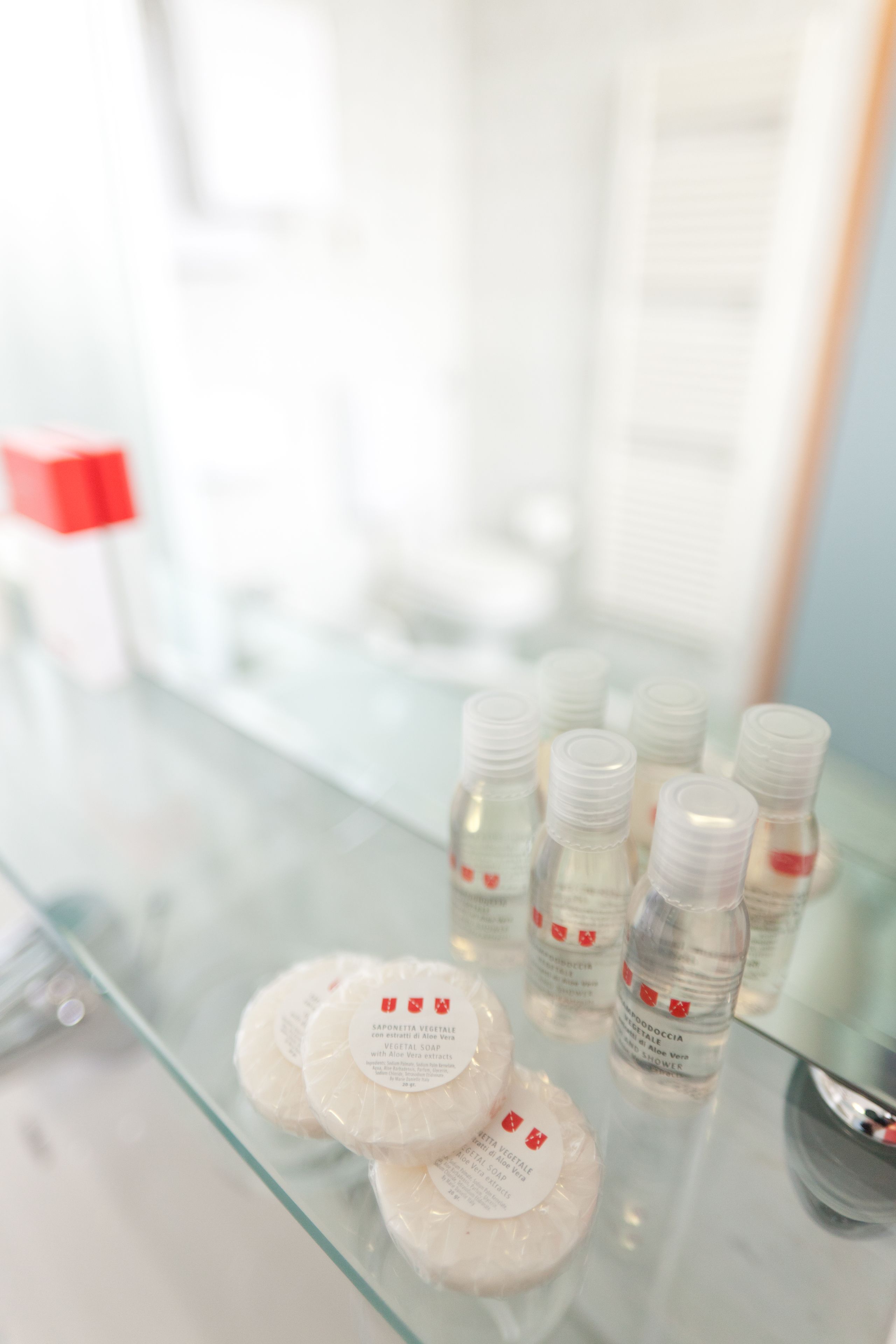 shower, free toiletries, hair dryer, bidet