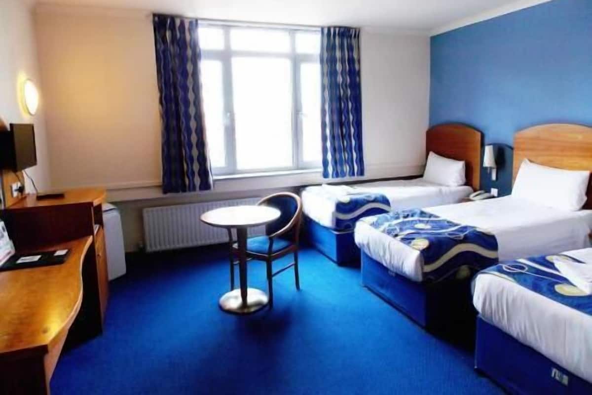 In-room safe, desk, iron/ironing board, free WiFi