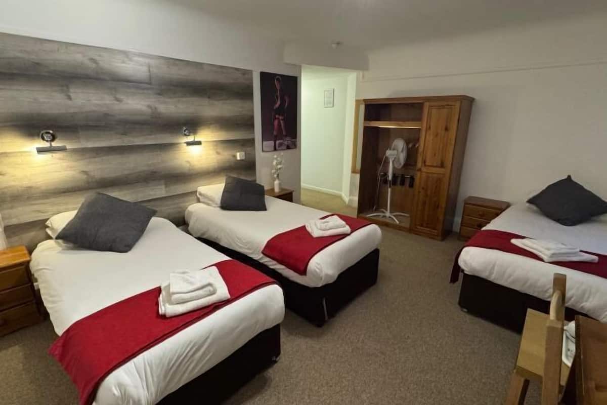 In-room safe, desk, free WiFi, bed sheets