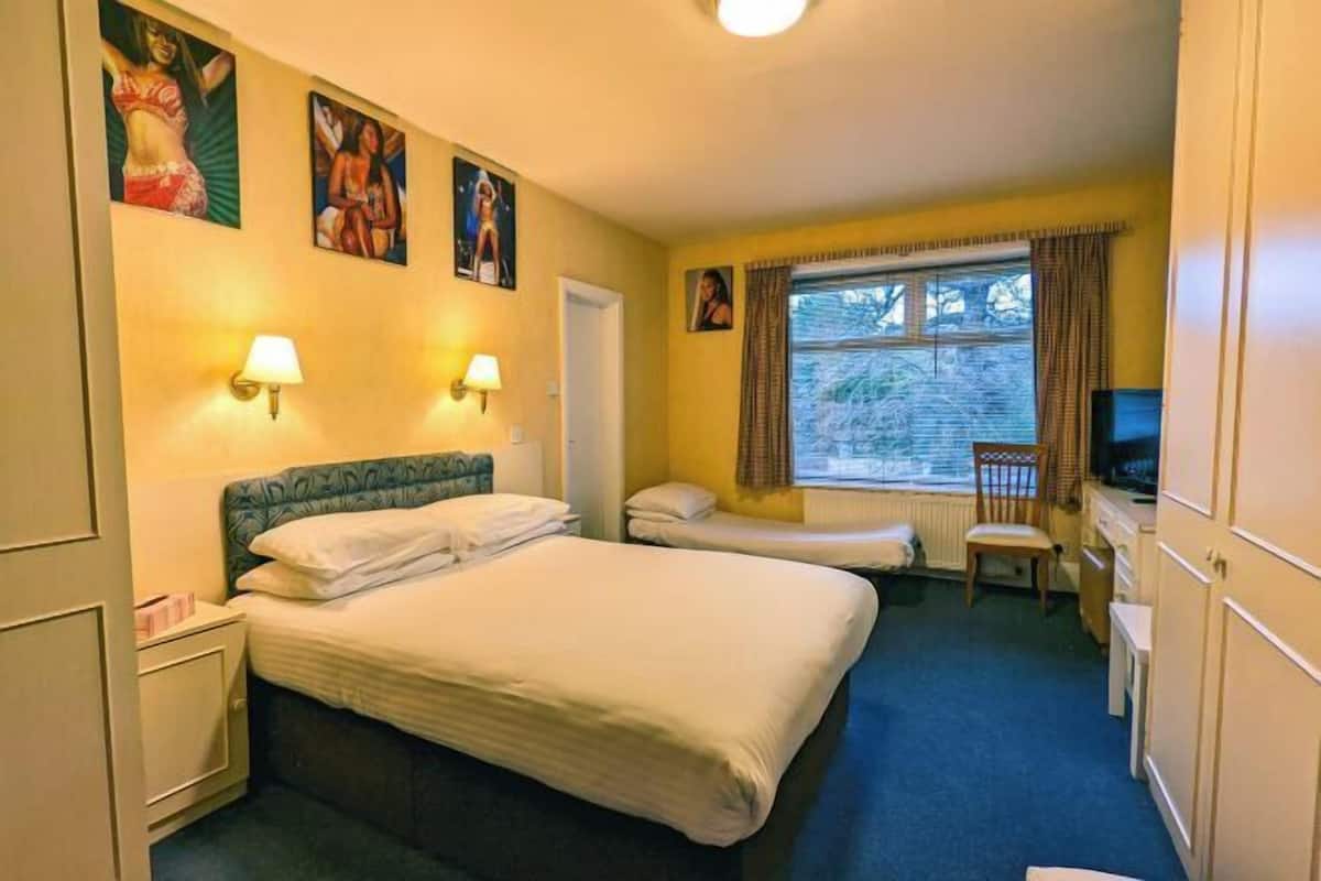 In-room safe, desk, free WiFi, bed sheets