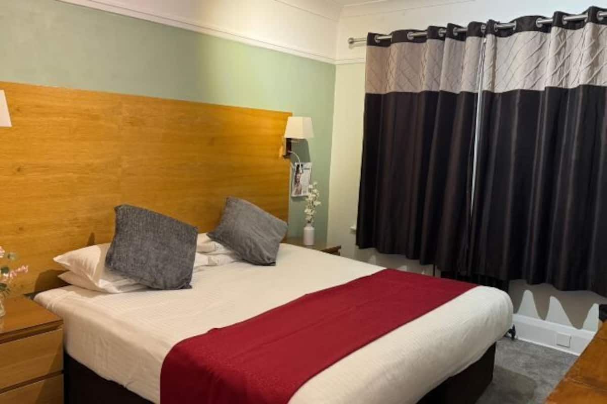 In-room safe, desk, free WiFi, bed sheets