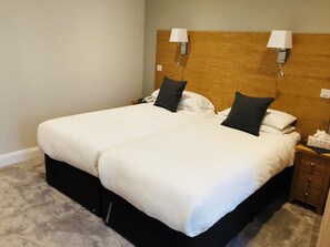 Superior Twin Room, Private Bathroom