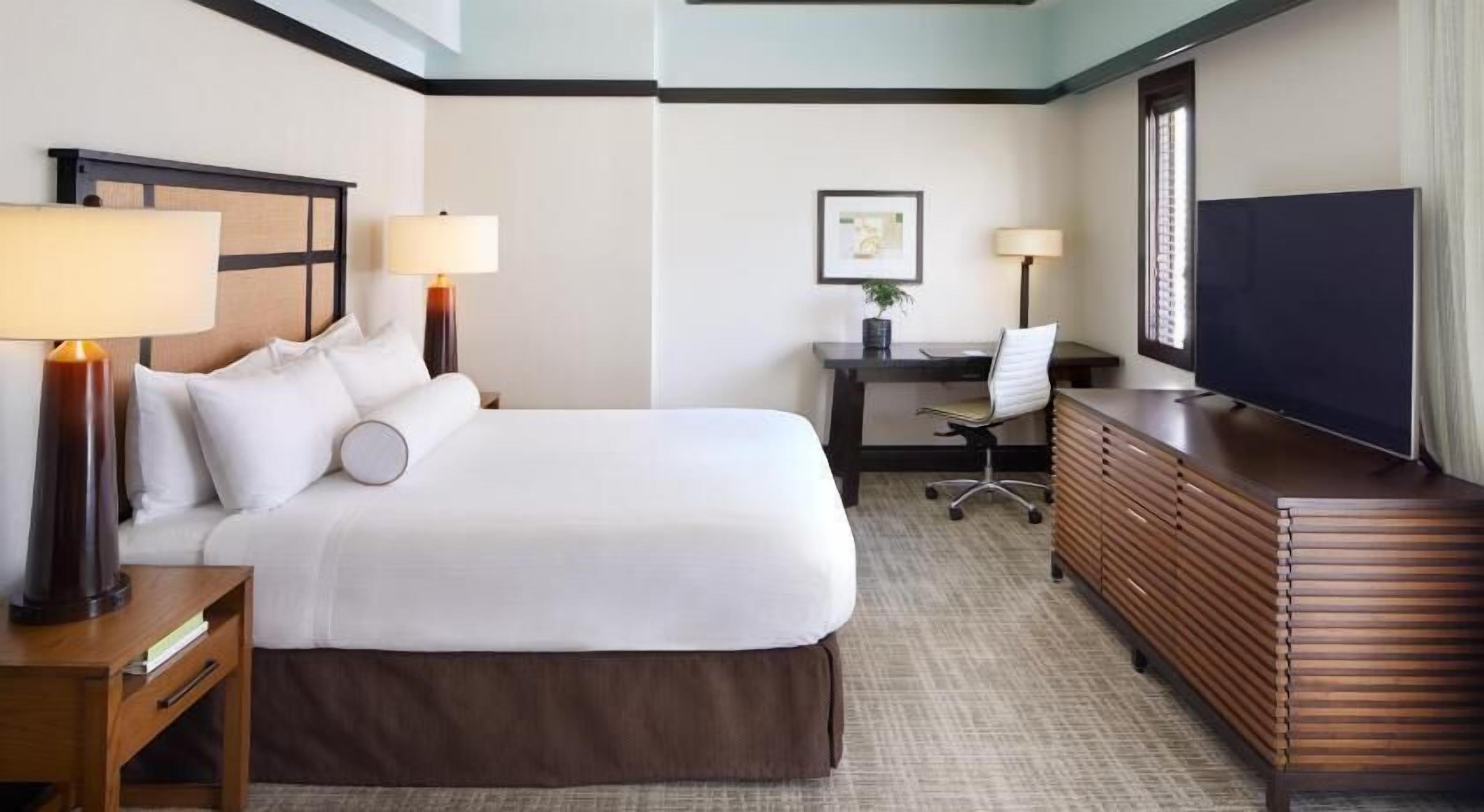 Premium bedding, minibar, in-room safe, desk