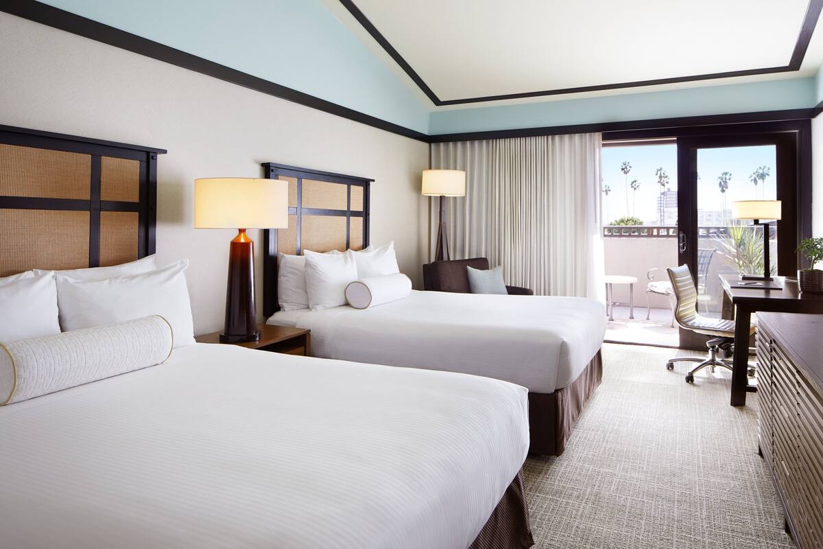 Deluxe Studio, 2 Queen Beds | Premium bedding, minibar, in-room safe, desk