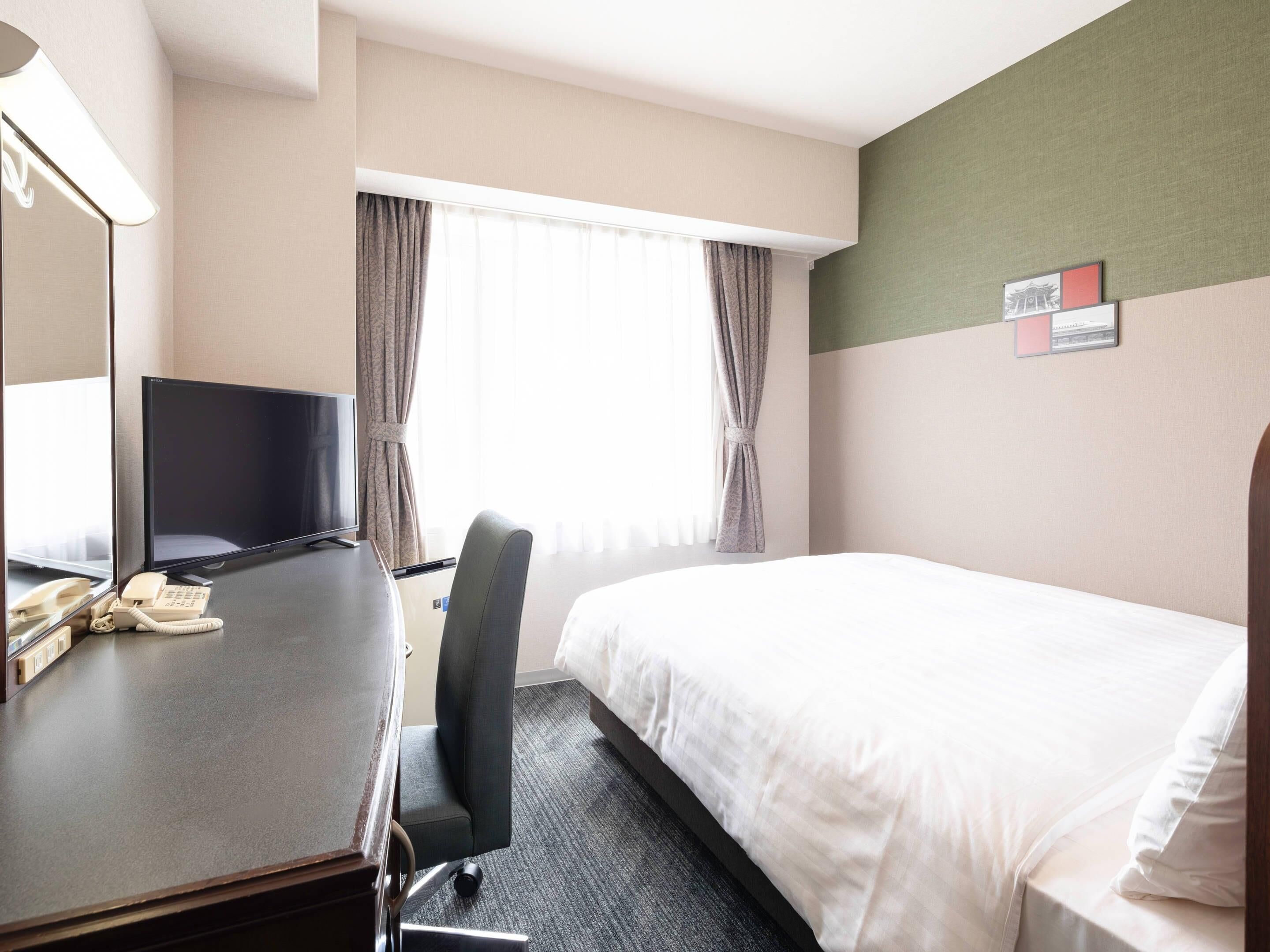 room, 1 double bed, non smoking | desk, laptop workspace, blackout curtains, soundproofing