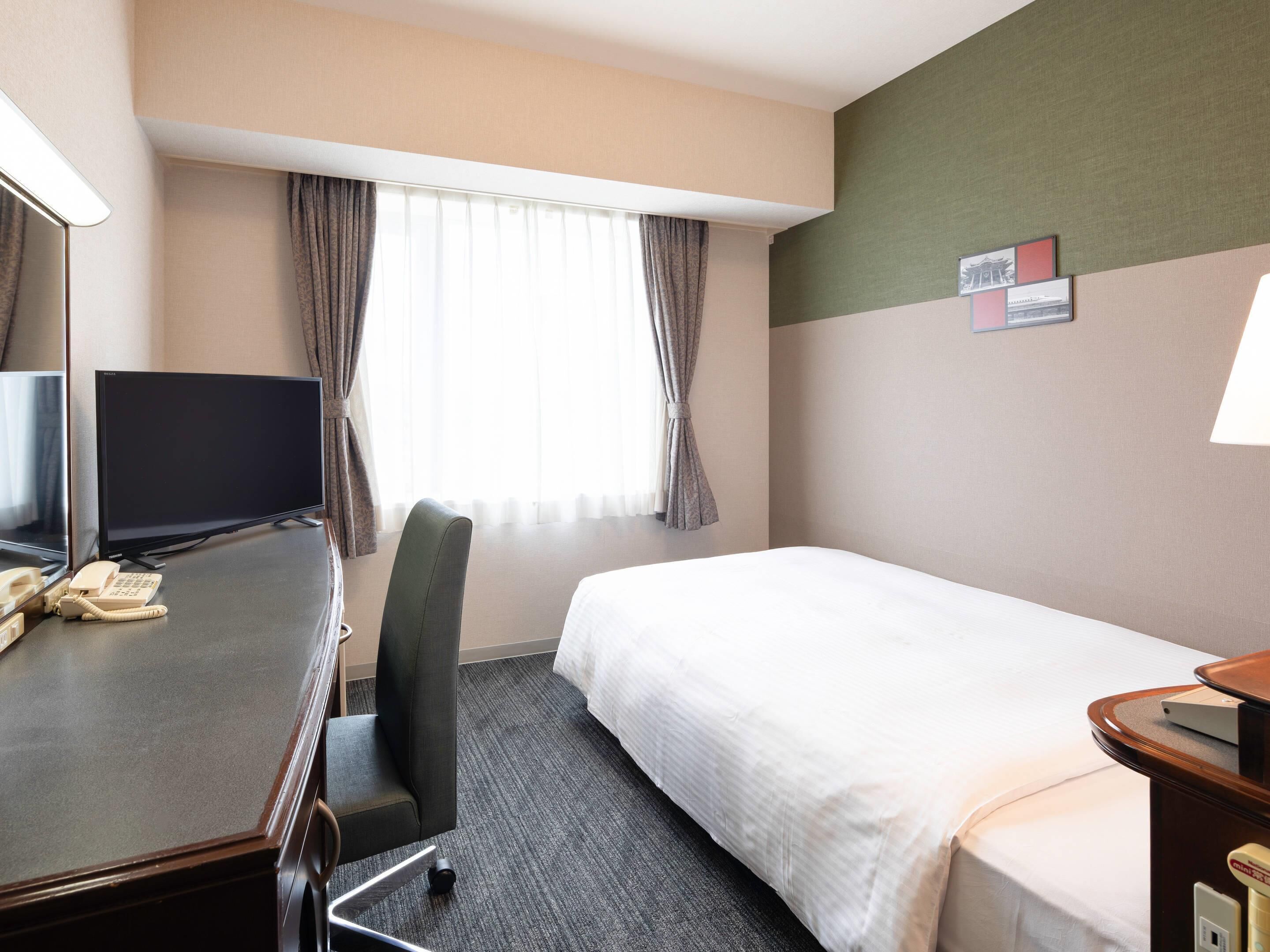 standard single room, 1 single bed, non smoking | desk, laptop workspace, blackout curtains, soundproofing